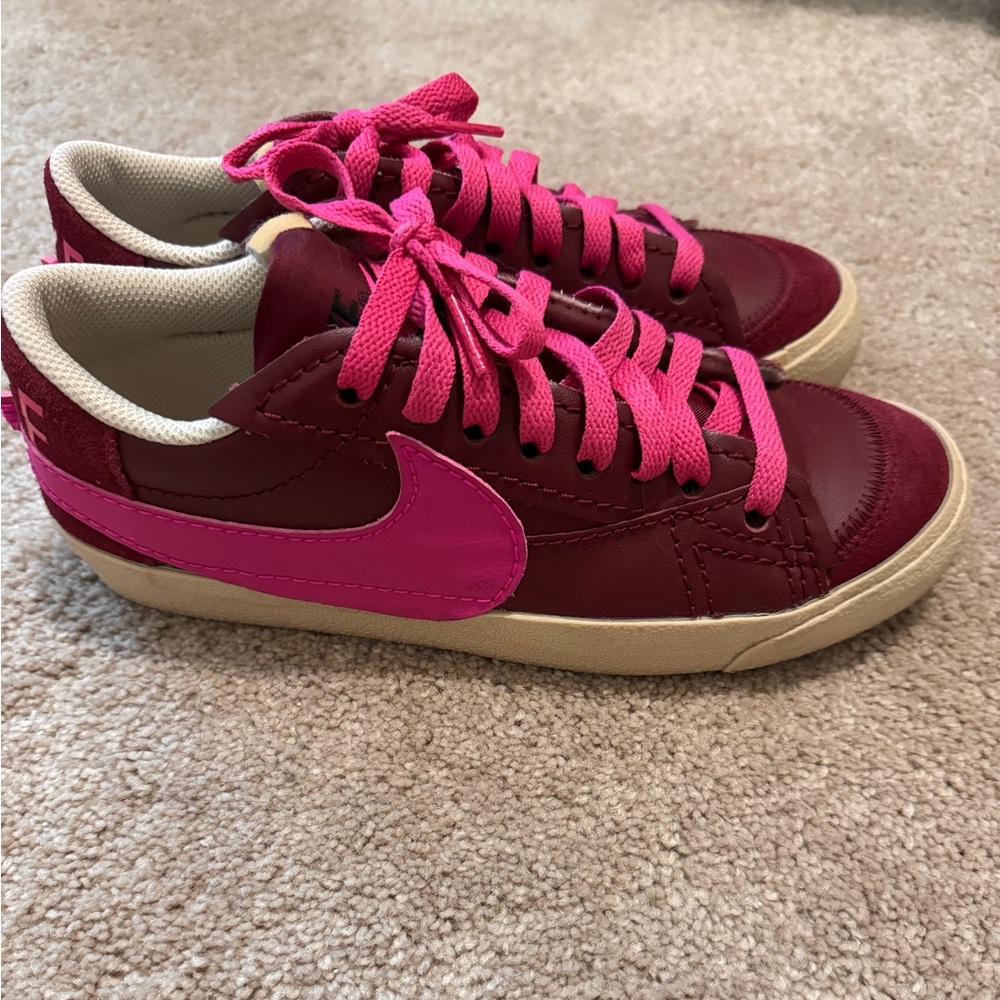Maroon and Pink Nike Trail Blazers low cut